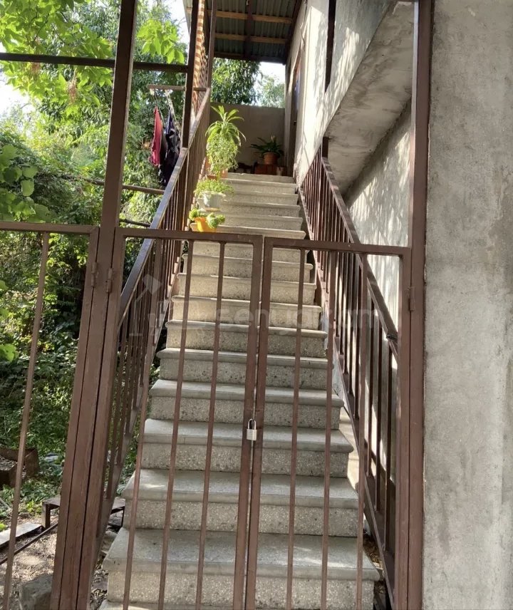 2 Սենյականոց Բնակարան Քարե Շենքում, 58քմ, 2/2 հարկ, Նորմալ Վիճակում, Կահավորված