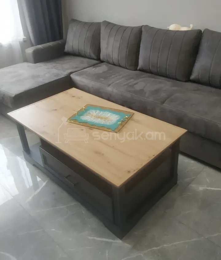 1 Սենյականոց Բնակարան Քարե Շենքում, 42քմ, 3/5 հարկ, Նորմալ Վիճակում, Կահավորված, Արևկող