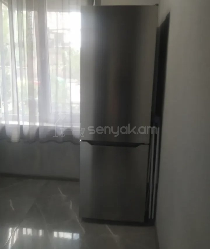 1 Սենյականոց Բնակարան Քարե Շենքում, 42քմ, 3/5 հարկ, Նորմալ Վիճակում, Կահավորված, Արևկող