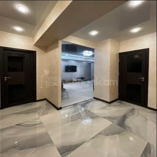 3 Սենյականոց Բնակարան, 85քմ, 7/14 հարկ, Կապիտալ Վերանորոգված, Կահավորված, Արևկող