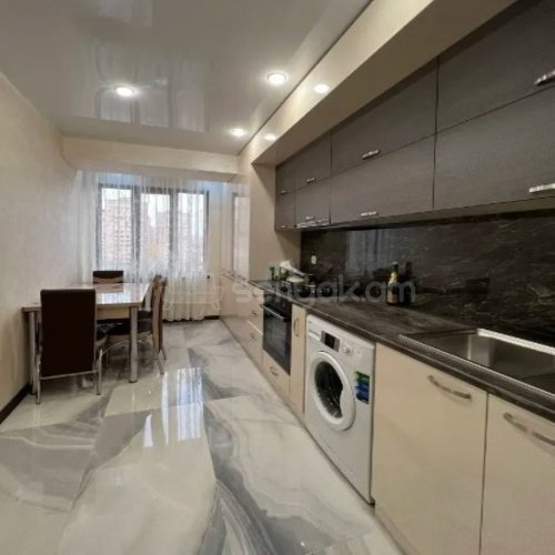 3 Սենյականոց Բնակարան, 85քմ, 7/14 հարկ, Կապիտալ Վերանորոգված, Կահավորված, Արևկող