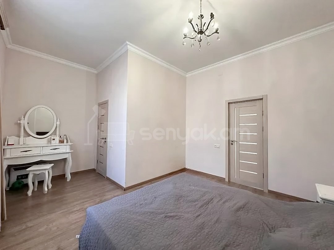 4 Սենյականոց Սեփական Տուն, 160քմ, Կապիտալ Վերանորոգված