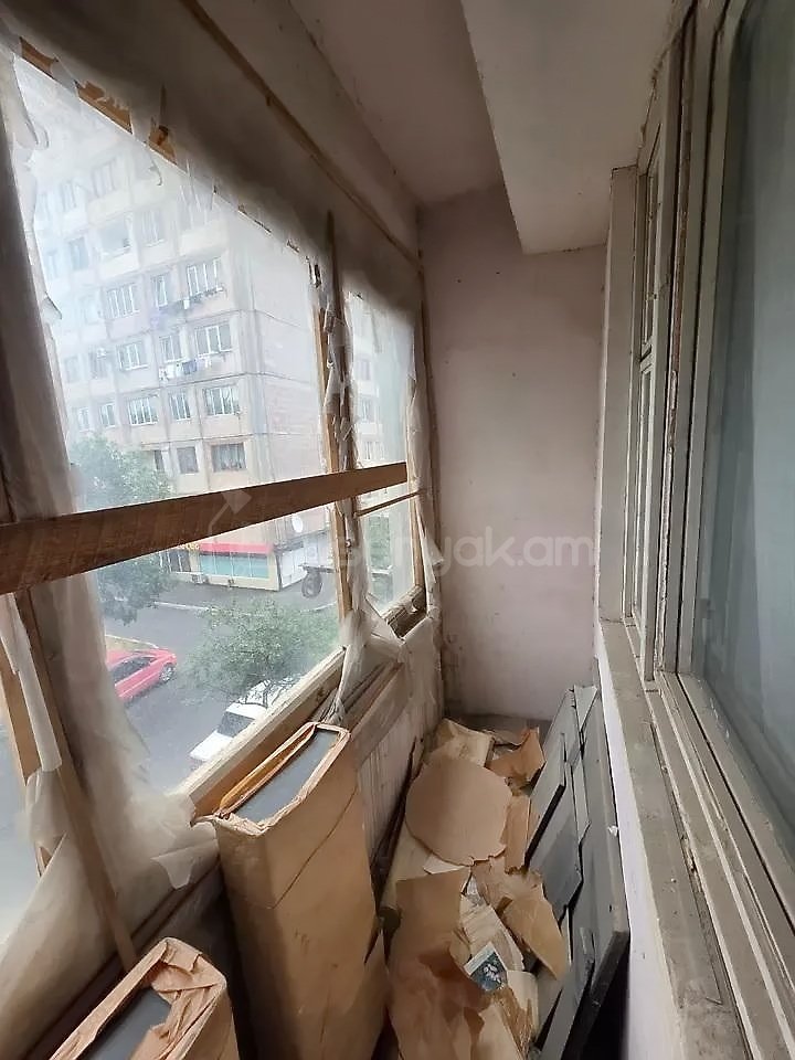 1 Սենյականոց Բնակարան, 46քմ, 3/14 հարկ, Պետական Վիճակում