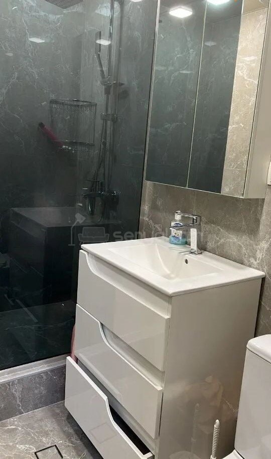 2 Սենյականոց Բնակարան Քարե Շենքում, 60քմ, 2/7 հարկ, Կապիտալ Վերանորոգված