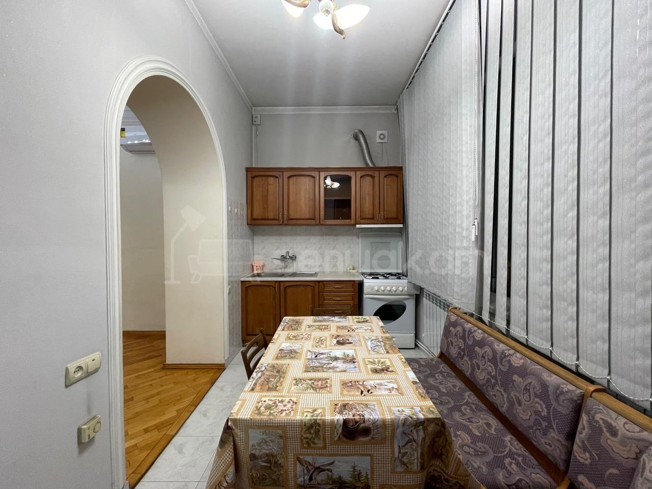 2 Սենյականոց Բնակարան Քարե Շենքում, 65քմ, 3/5 հարկ, Կապիտալ Վերանորոգված, Կահավորված