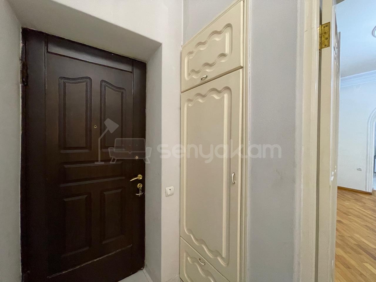 2 Սենյականոց Բնակարան Քարե Շենքում, 65քմ, 3/5 հարկ, Կապիտալ Վերանորոգված, Կահավորված