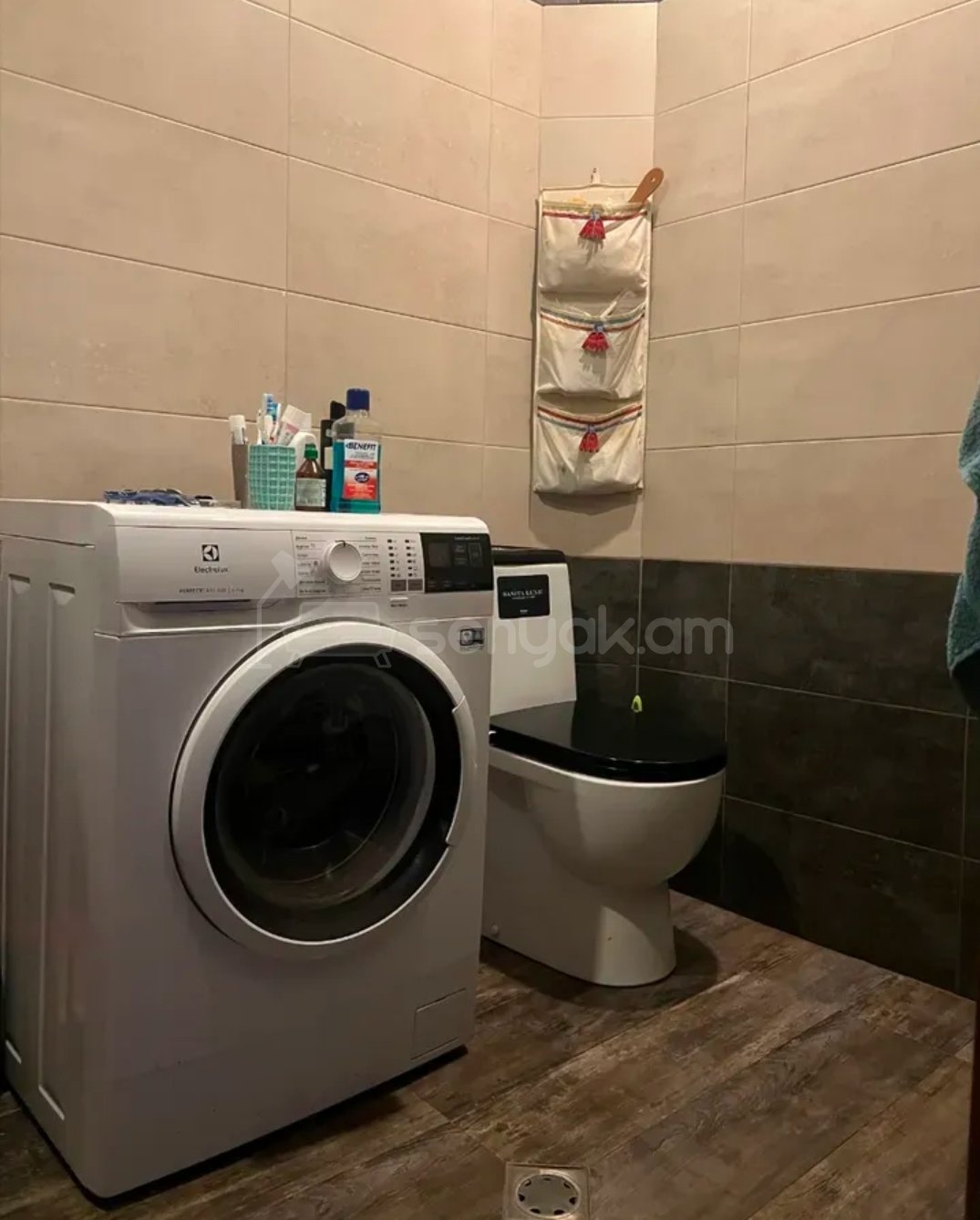 3 Սենյականոց Բնակարան Քարե Շենքում, 82քմ, 5/6 հարկ, Կապիտալ Վերանորոգված