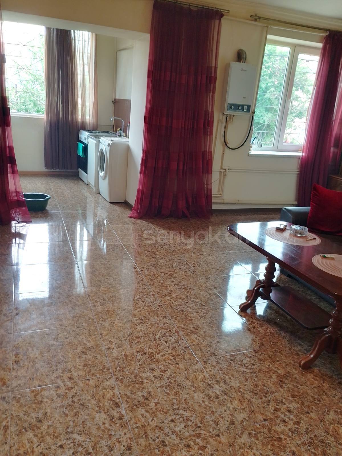 3 Սենյականոց Բնակարան Քարե Շենքում, 65քմ, 1/5 հարկ, Կապիտալ Վերանորոգված