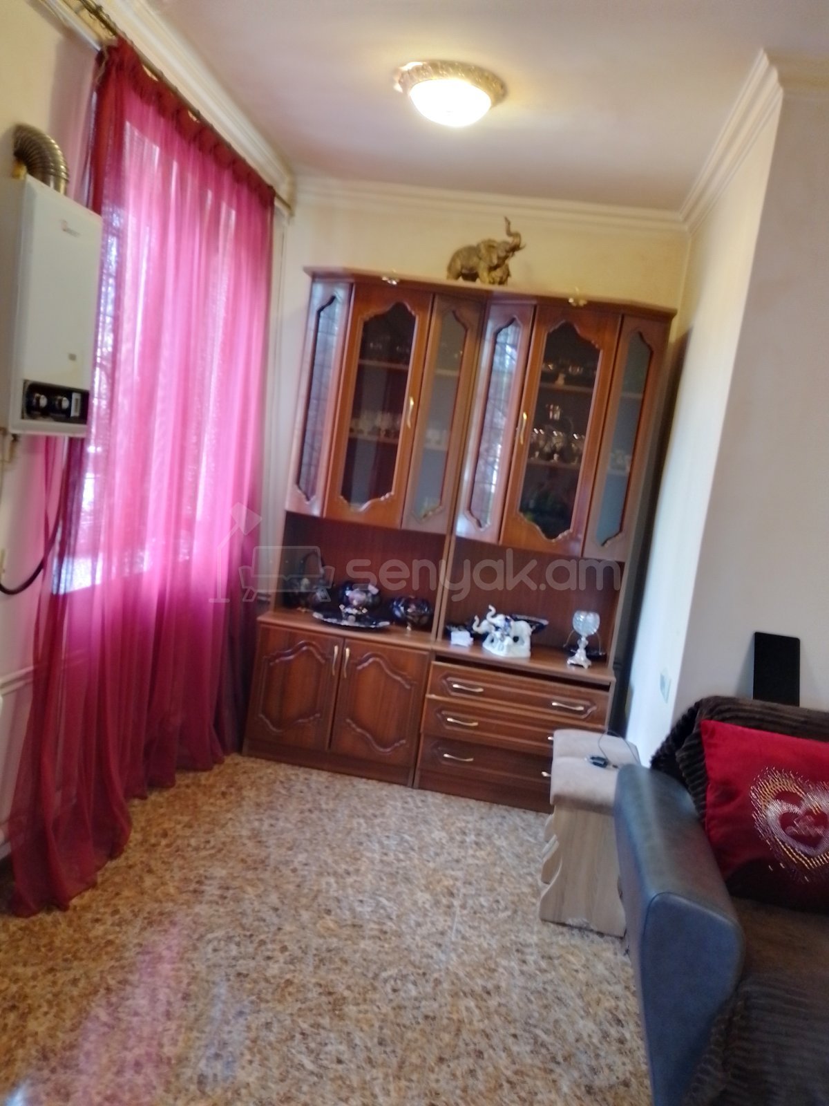 3 Սենյականոց Բնակարան Քարե Շենքում, 65քմ, 1/5 հարկ, Կապիտալ Վերանորոգված