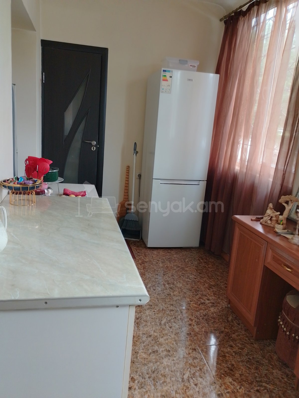 3 Սենյականոց Բնակարան Քարե Շենքում, 65քմ, 1/5 հարկ, Կապիտալ Վերանորոգված