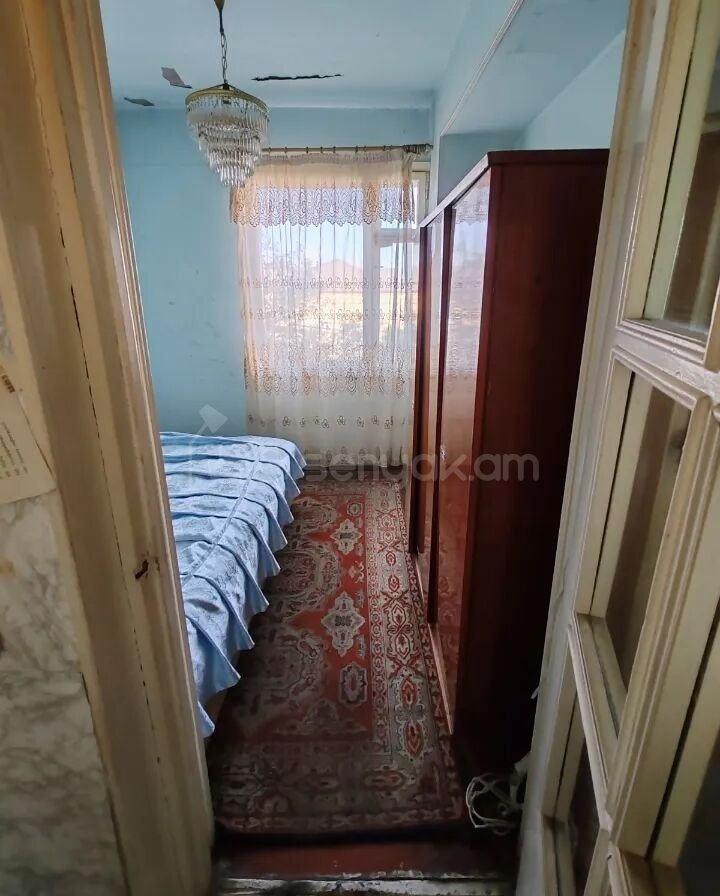 2 Սենյականոց Բնակարան, 48քմ, 3/9 հարկ, Պետական Վիճակում