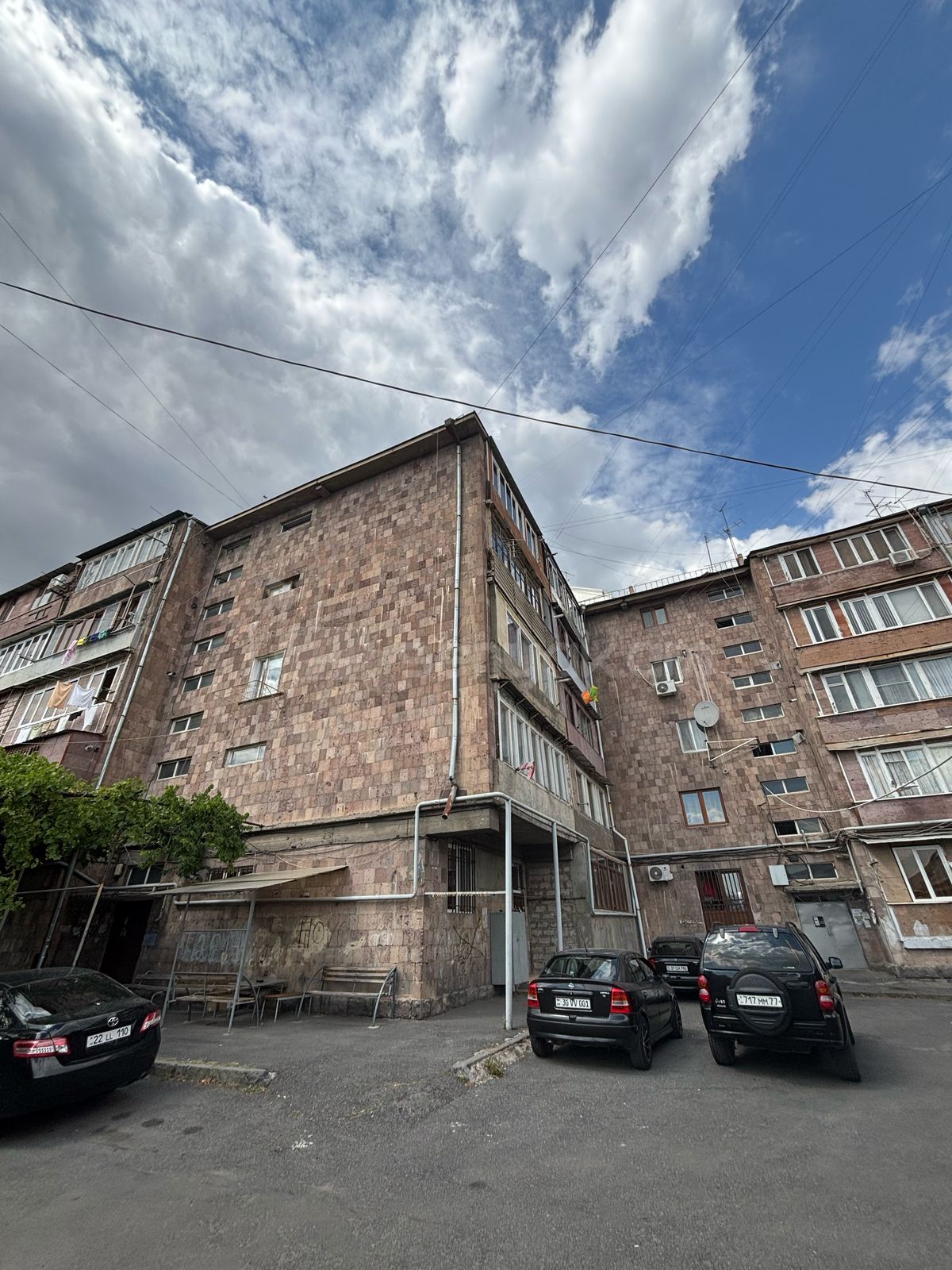 2 Սենյականոց Բնակարան Քարե Շենքում, 47քմ, 5/5 հարկ, Կապիտալ Վերանորոգված