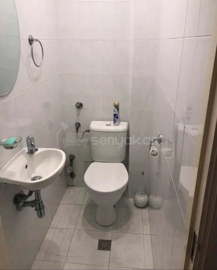 3 Սենյականոց Բնակարան Քարե Շենքում, 96քմ, 4/5 հարկ, Կապիտալ Վերանորոգված, Կահավորված