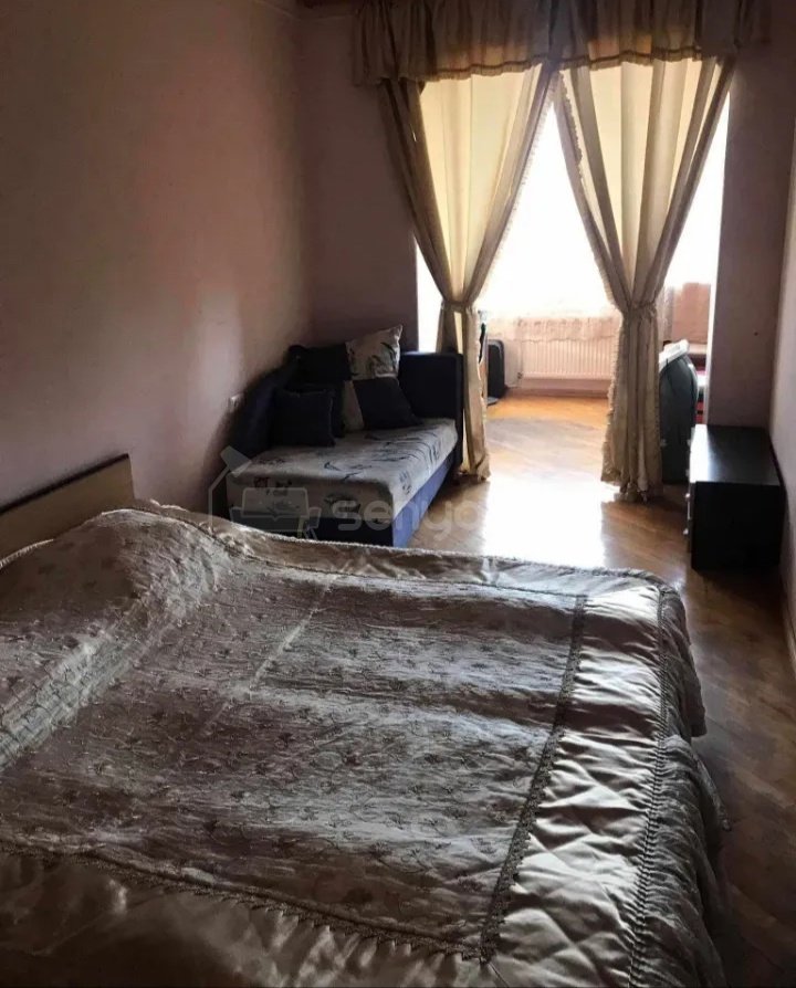 3 Սենյականոց Բնակարան Քարե Շենքում, 96քմ, 4/5 հարկ, Կապիտալ Վերանորոգված, Կահավորված
