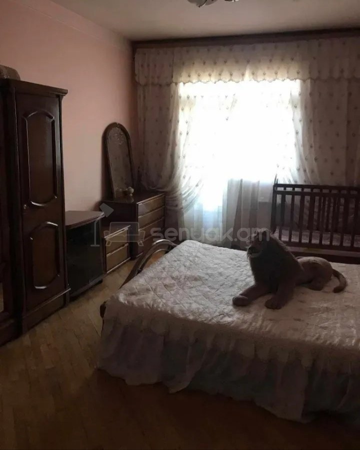 3 Սենյականոց Բնակարան Քարե Շենքում, 96քմ, 4/5 հարկ, Կապիտալ Վերանորոգված, Կահավորված