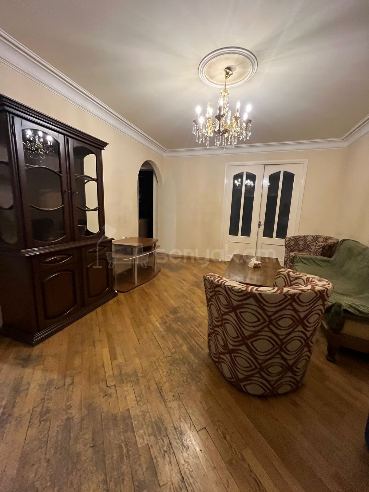 3 Սենյականոց Բնակարան Քարե Շենքում, 96քմ, 4/5 հարկ, Կապիտալ Վերանորոգված, Կահավորված
