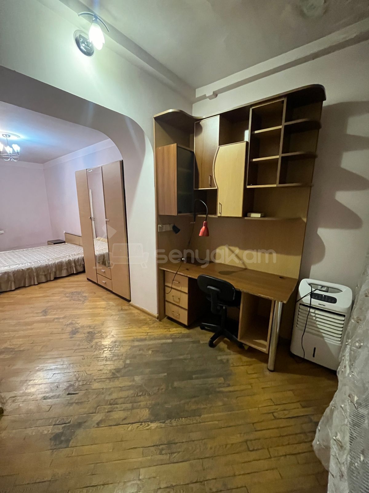 3 Սենյականոց Բնակարան Քարե Շենքում, 96քմ, 4/5 հարկ, Կապիտալ Վերանորոգված, Կահավորված