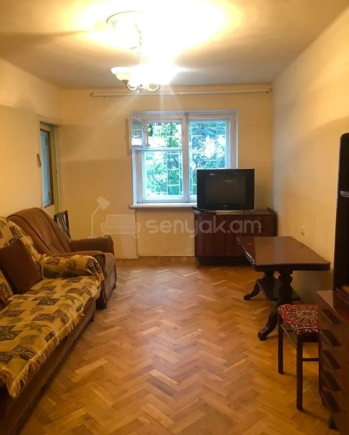 2 Սենյականոց Բնակարան Քարե Շենքում, 50քմ, 2/5 հարկ, Պետական Վիճակում