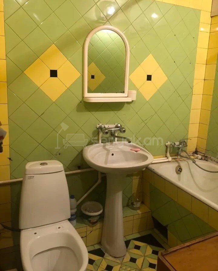 2 Սենյականոց Բնակարան Քարե Շենքում, 50քմ, 2/5 հարկ, Պետական Վիճակում