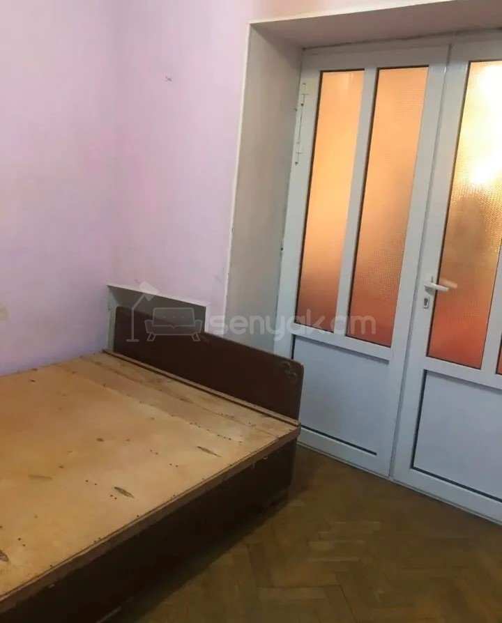 2 Սենյականոց Բնակարան Քարե Շենքում, 50քմ, 2/5 հարկ, Պետական Վիճակում