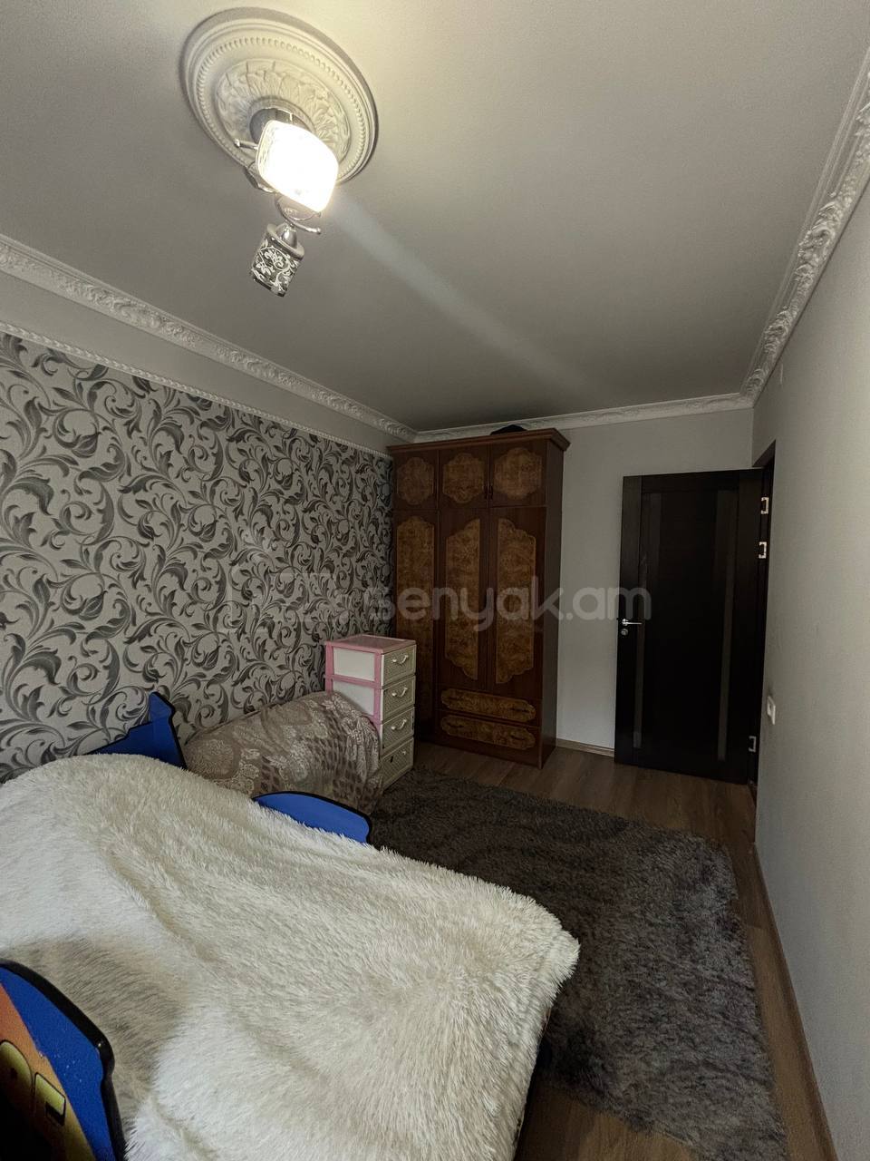 3 Սենյականոց Բնակարան Քարե Շենքում, 70քմ, 4/5 հարկ, Կապիտալ Վերանորոգված