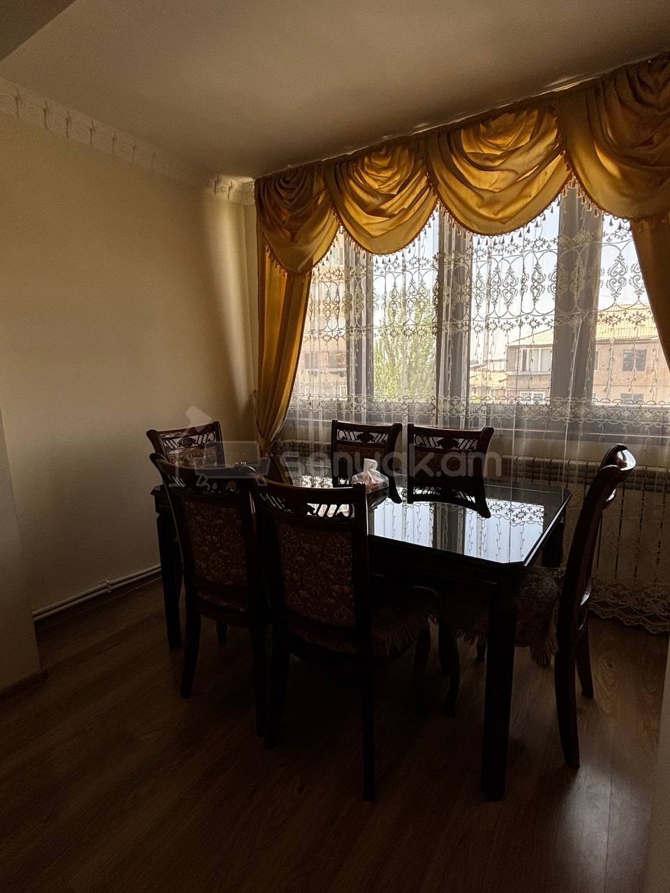 3 Սենյականոց Բնակարան Քարե Շենքում, 70քմ, 4/5 հարկ, Կապիտալ Վերանորոգված