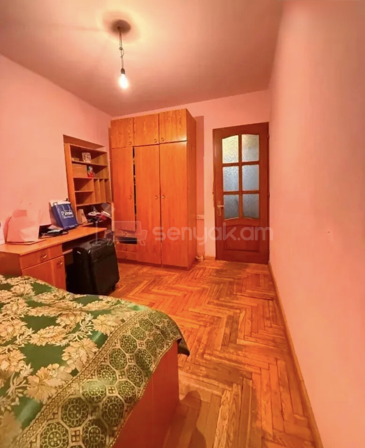 4 Սենյականոց Բնակարան Քարե Շենքում, 97քմ, 1/7 հարկ, Նորմալ Վիճակում