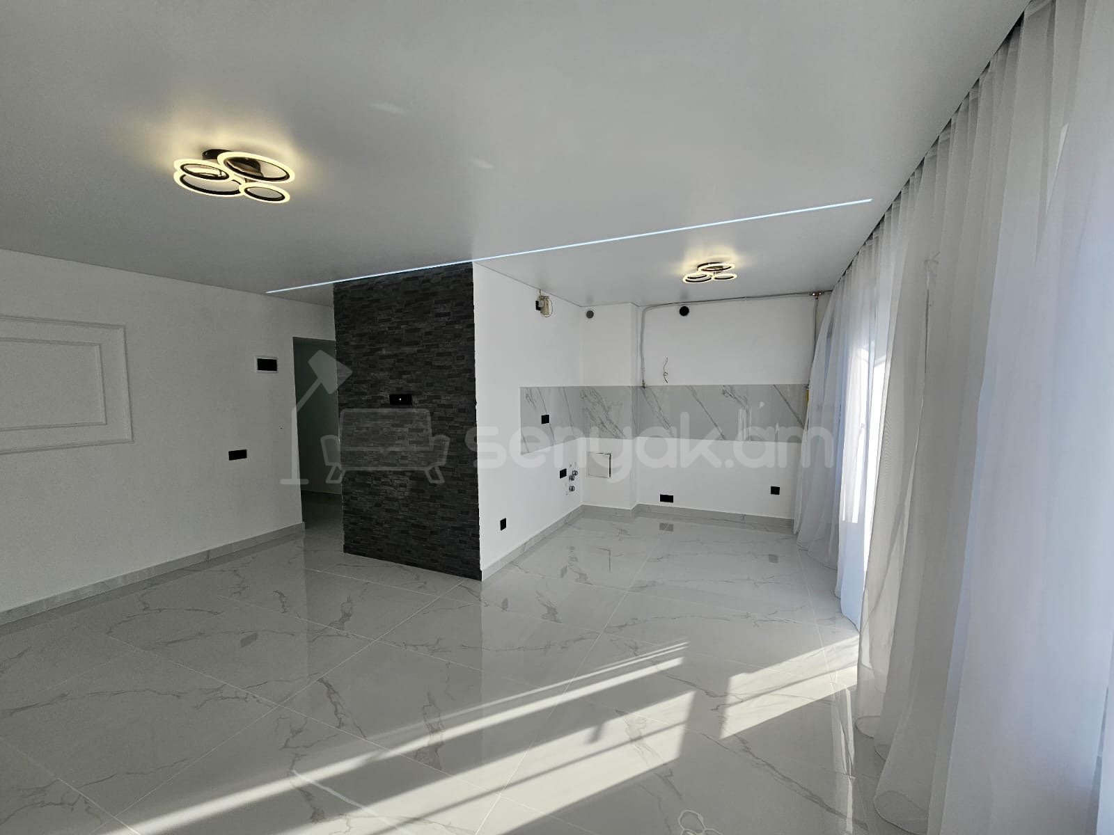 3 Սենյականոց Բնակարան Քարե Շենքում, 78քմ, 3/4 հարկ, Կապիտալ Վերանորոգված