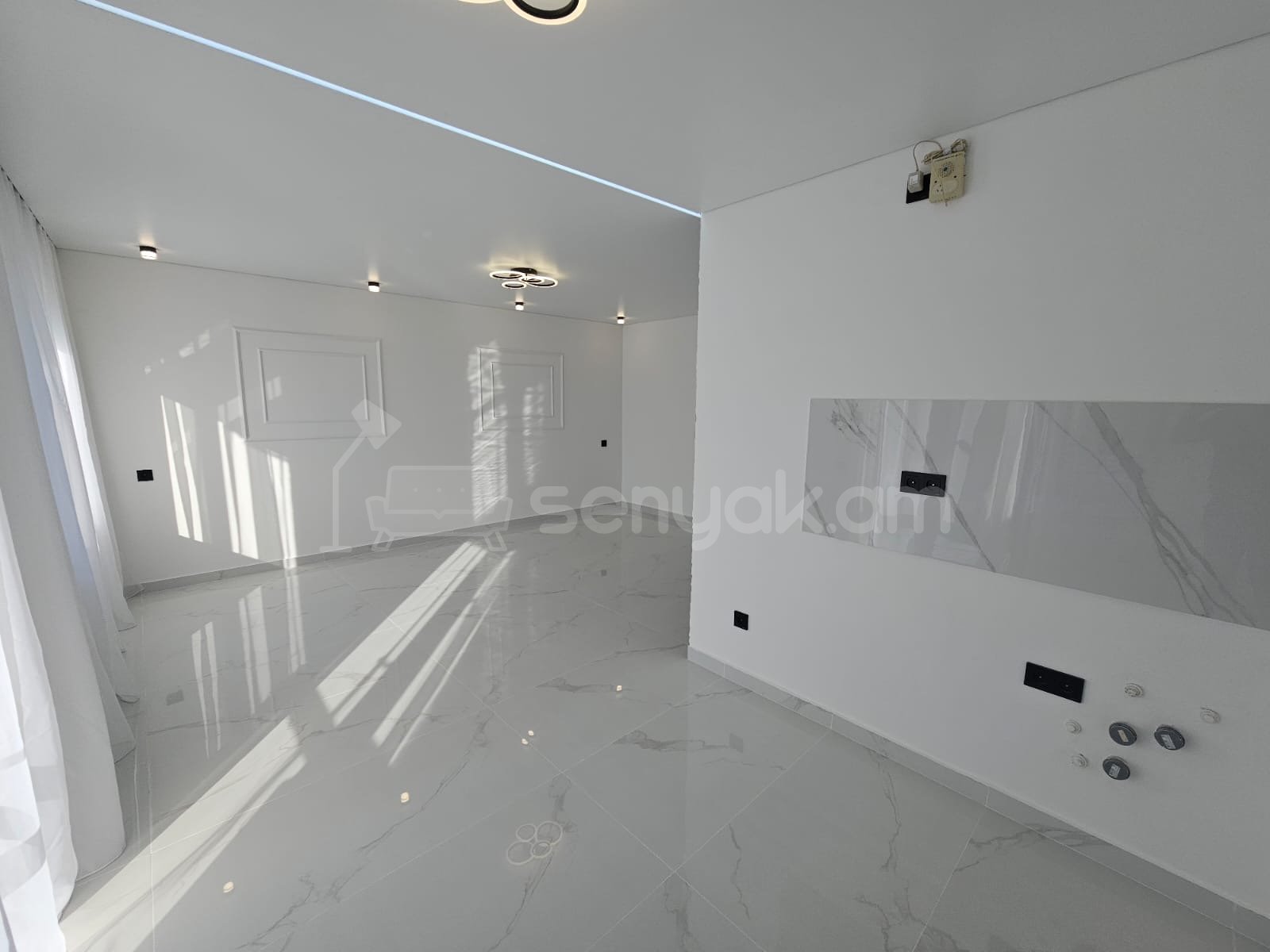 3 Սենյականոց Բնակարան Քարե Շենքում, 78քմ, 3/4 հարկ, Կապիտալ Վերանորոգված