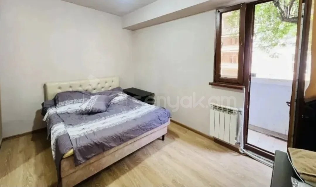 2 Սենյականոց Բնակարան Քարե Շենքում, 70քմ, 2/7 հարկ, Կապիտալ Վերանորոգված