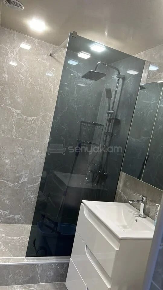 2 Սենյականոց Բնակարան Քարե Շենքում, 70քմ, 2/7 հարկ, Կապիտալ Վերանորոգված