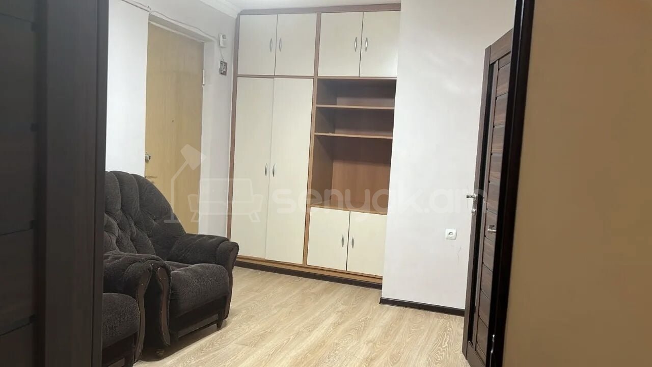2 Սենյականոց Բնակարան Քարե Շենքում, 70քմ, 2/7 հարկ, Կապիտալ Վերանորոգված
