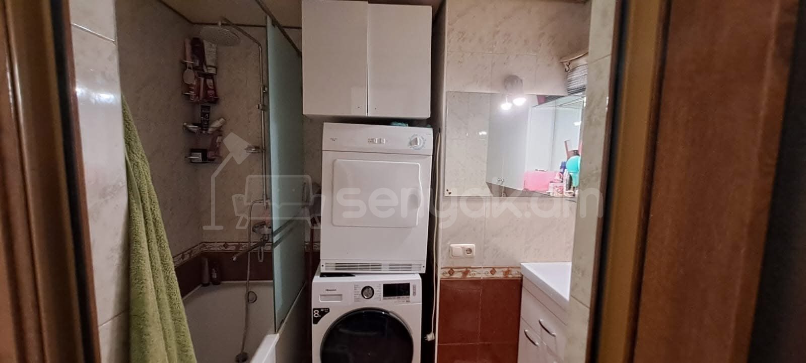 3 Սենյականոց Բնակարան Քարե Շենքում, 82քմ, 2/5 հարկ, Կապիտալ Վերանորոգված