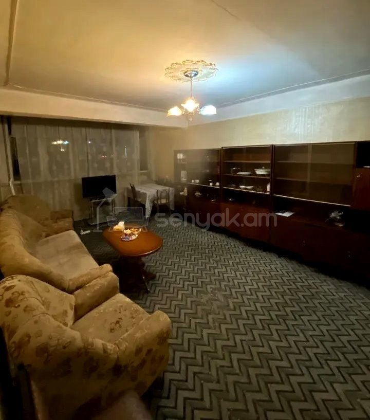 3 Սենյականոց Բնակարան Քարե Շենքում, 82քմ, 2/5 հարկ, Պետական Վիճակում