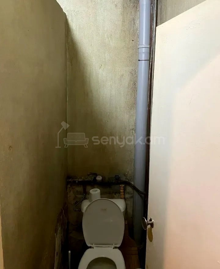 3 Սենյականոց Բնակարան Քարե Շենքում, 82քմ, 2/5 հարկ, Պետական Վիճակում