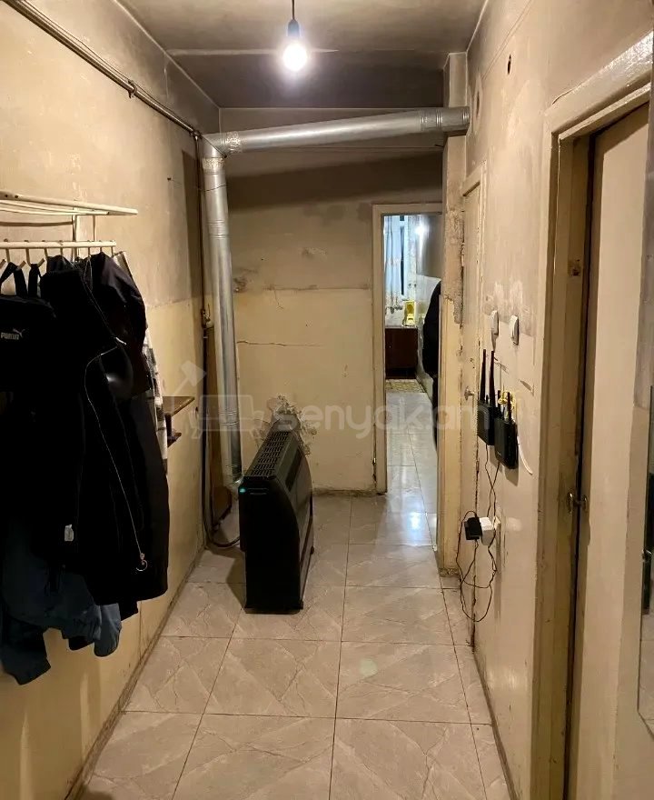 3 Սենյականոց Բնակարան Քարե Շենքում, 82քմ, 2/5 հարկ, Պետական Վիճակում