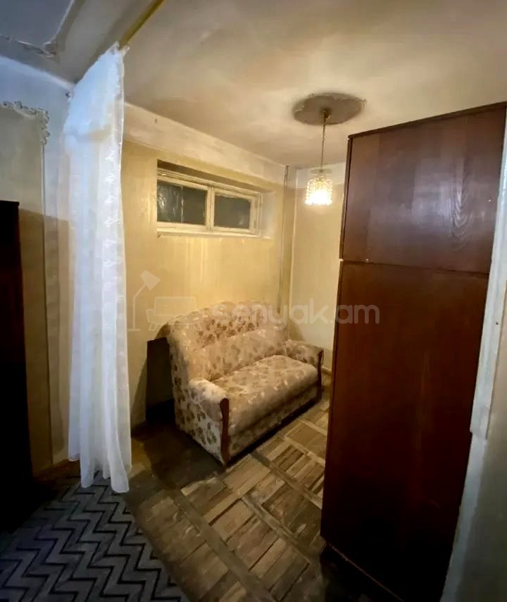 3 Սենյականոց Բնակարան Քարե Շենքում, 82քմ, 2/5 հարկ, Պետական Վիճակում