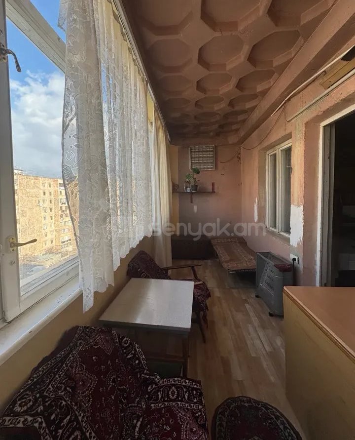 3 Սենյականոց Բնակարան, 100քմ, 8/9 հարկ, Պետական Վիճակում