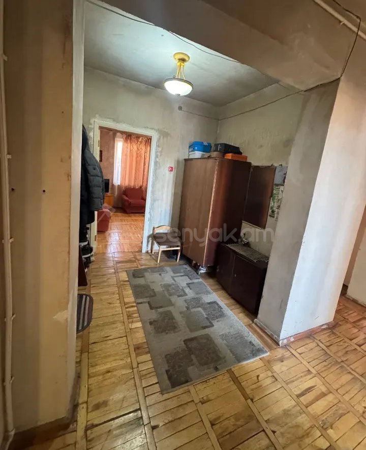 3 Սենյականոց Բնակարան, 100քմ, 8/9 հարկ, Պետական Վիճակում