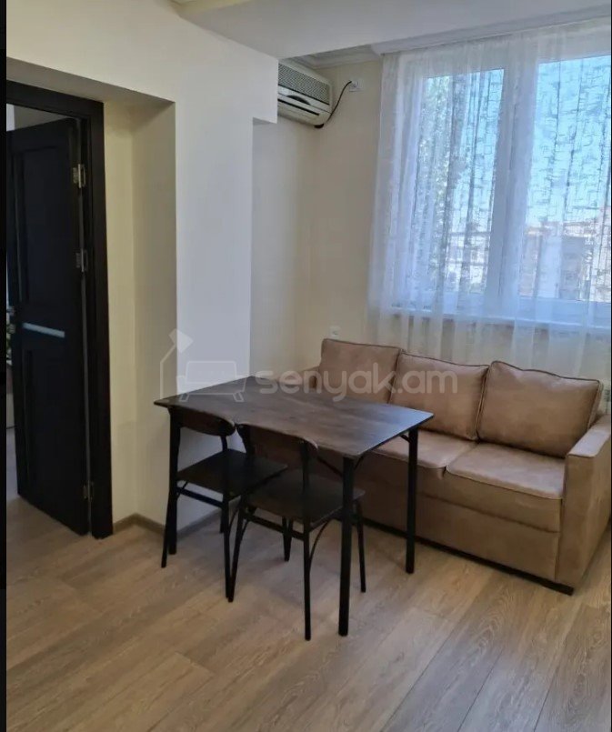 2 Սենյականոց Բնակարան, 40քմ, 4/12 հարկ, Կապիտալ Վերանորոգված, Կահավորված