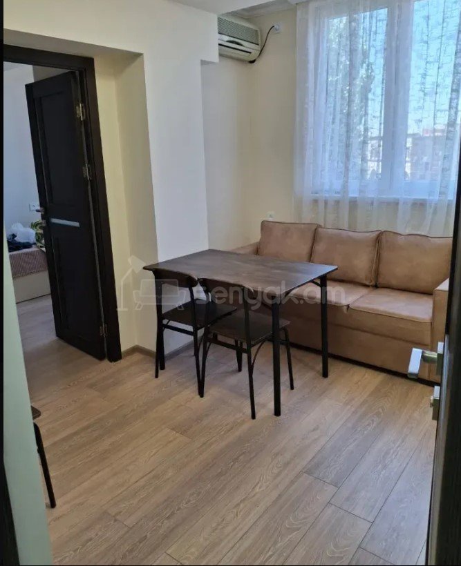 2 Սենյականոց Բնակարան, 40քմ, 4/12 հարկ, Կապիտալ Վերանորոգված, Կահավորված