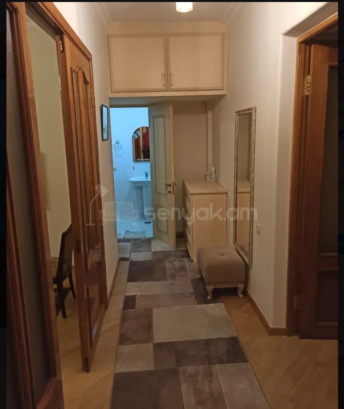 2 Սենյականոց Բնակարան Քարե Շենքում, 70քմ, 2/5 հարկ, Կապիտալ Վերանորոգված, Կահավորված