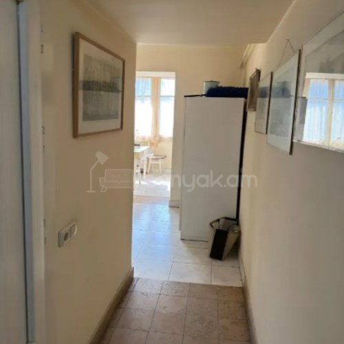 2 Սենյականոց Բնակարան Քարե Շենքում, 51քմ, 2/4 հարկ, Կոսմետիկ Վերանորոգված