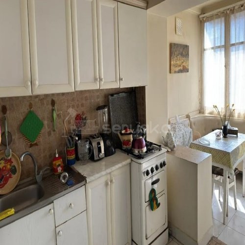2 Սենյականոց Բնակարան Քարե Շենքում, 51քմ, 2/4 հարկ, Կոսմետիկ Վերանորոգված