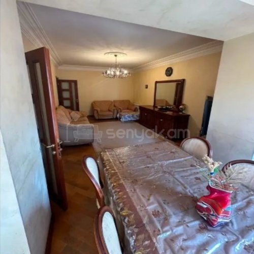 3 Սենյականոց Բնակարան Քարե Շենքում, 80քմ, 5/5 հարկ, Կապիտալ Վերանորոգված, Կահավորված, Արևկող