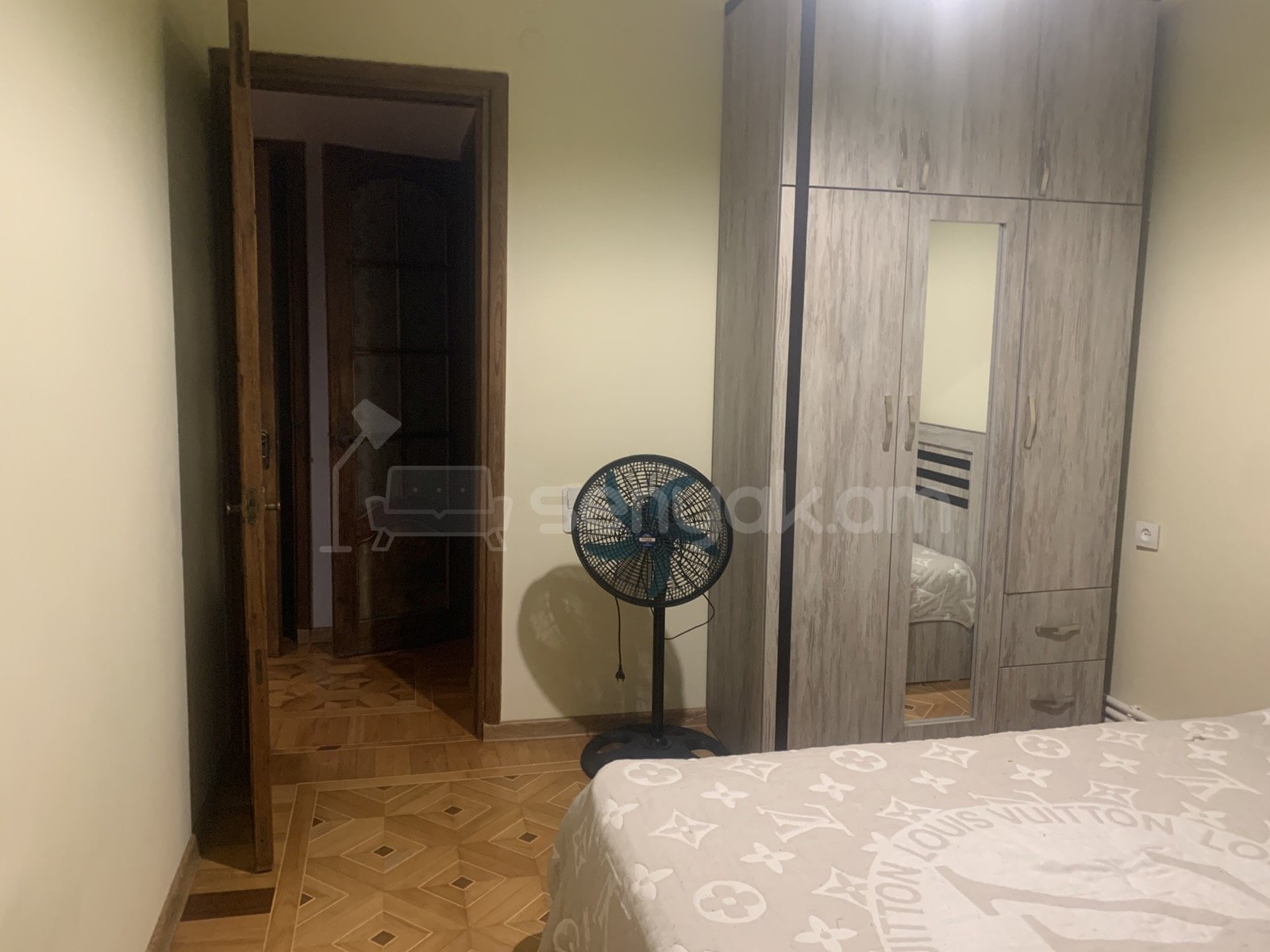 4 Սենյականոց Բնակարան, 120քմ, 14/14 հարկ, Նորմալ Վիճակում, Կահավորված