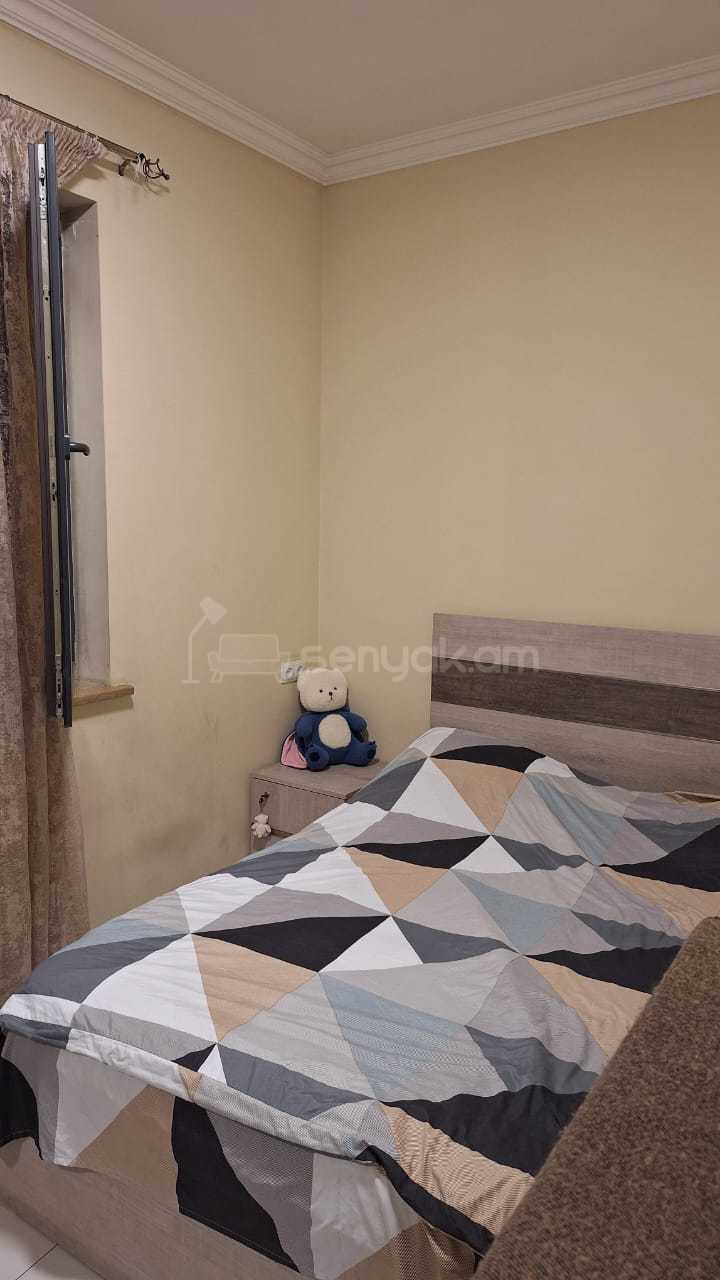 2 Սենյականոց Բնակարան Քարե Շենքում, 40քմ, 2/2 հարկ, Կապիտալ Վերանորոգված, Կահավորված