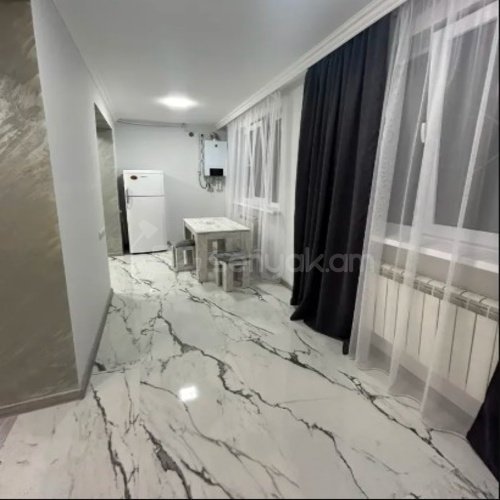 3 Սենյականոց Բնակարան Քարե Շենքում, 75քմ, 1/4 հարկ, Կապիտալ Վերանորոգված, Կահավորված, Արևկող
