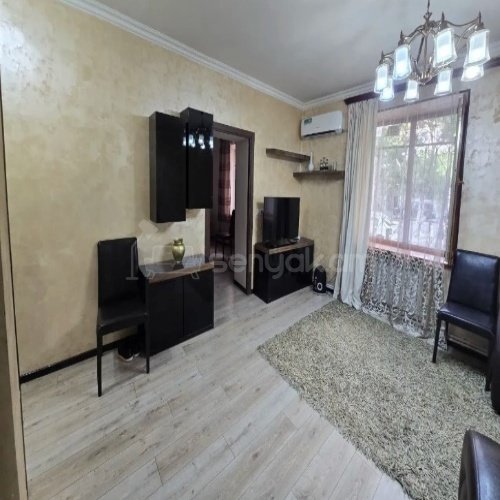3 Սենյականոց Բնակարան Քարե Շենքում, 62քմ, 1/4 հարկ, Կապիտալ Վերանորոգված, Կահավորված, Արևկող