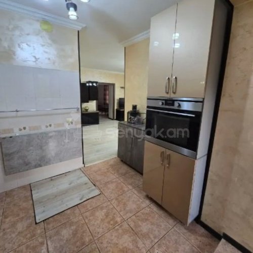 3 Սենյականոց Բնակարան Քարե Շենքում, 62քմ, 1/4 հարկ, Կապիտալ Վերանորոգված, Կահավորված, Արևկող